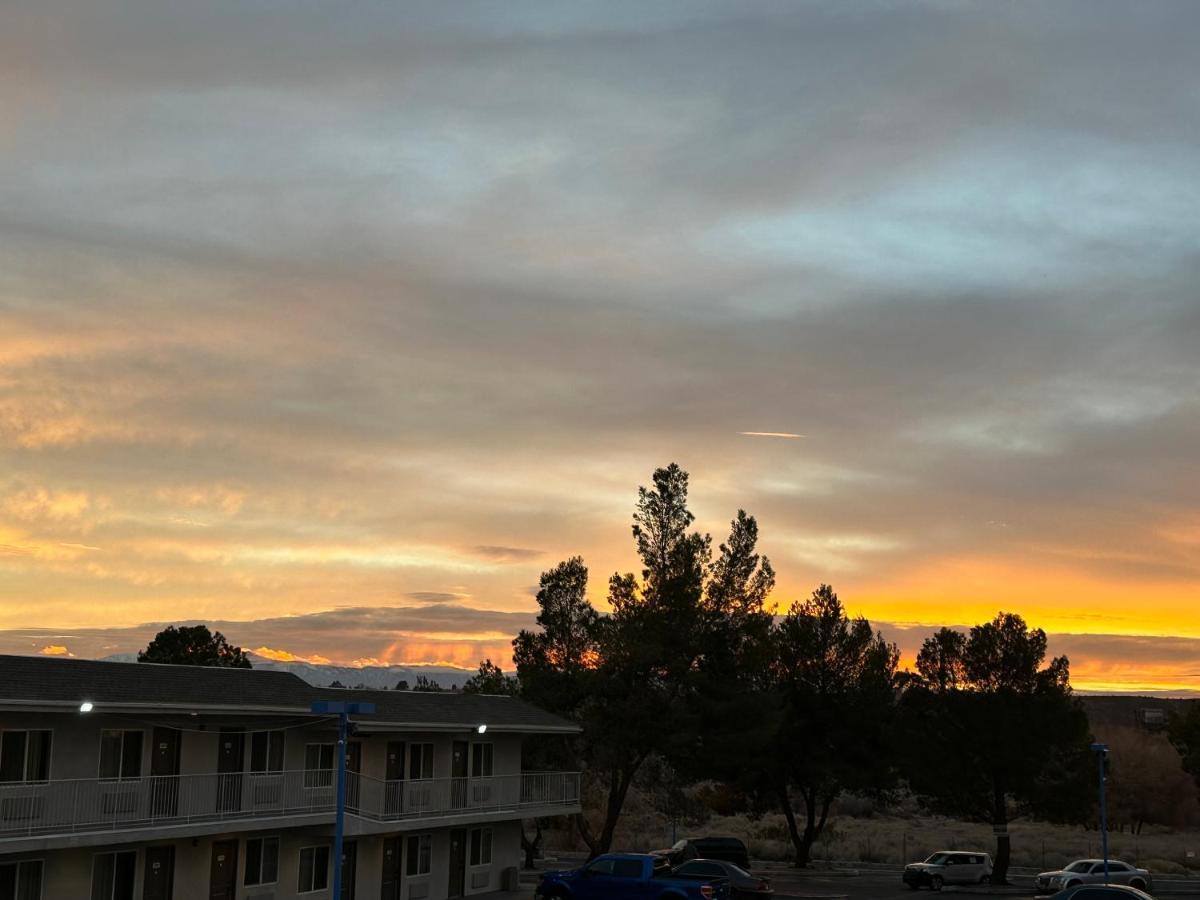 Motel 6 Victorville Zewnętrze zdjęcie